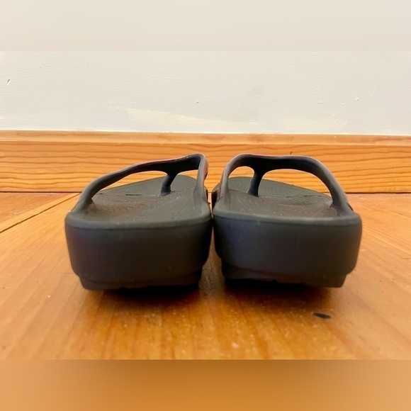 OOFOS Womens OOlala Slide Sandals | Size 5 (EU 36) - Picture 7 of 8